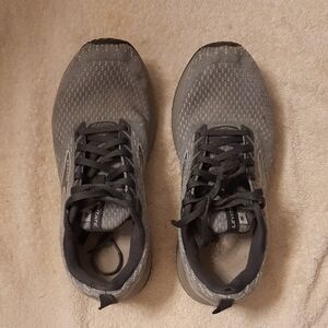 Womens BROOKS LEVITATE gray athletic Shoes